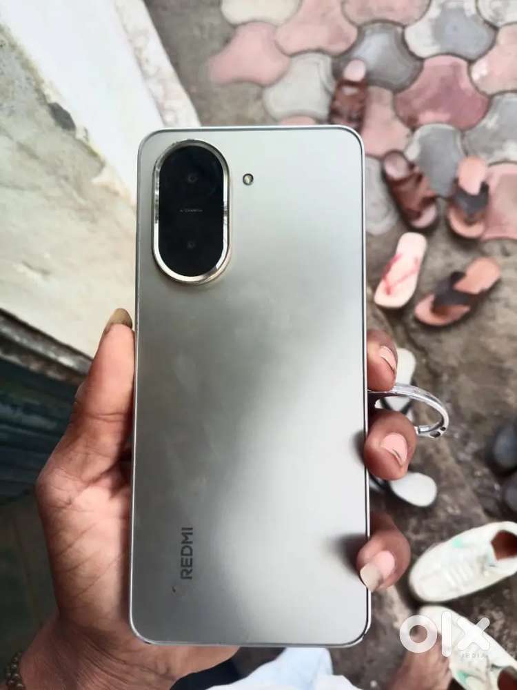 3 month old 3/64 original koi mistek nhi hai redmi ka hai