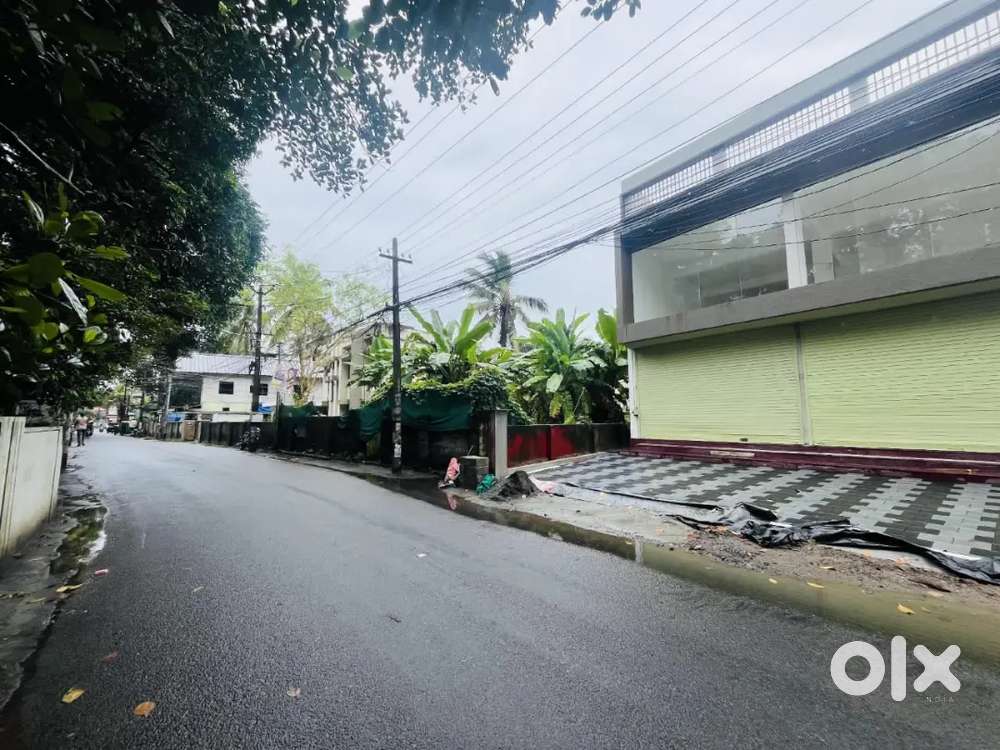 5.5 CENT COMMERCIAL BULIDING FOR SALE AT EDAPPALLY PONEKKARA
