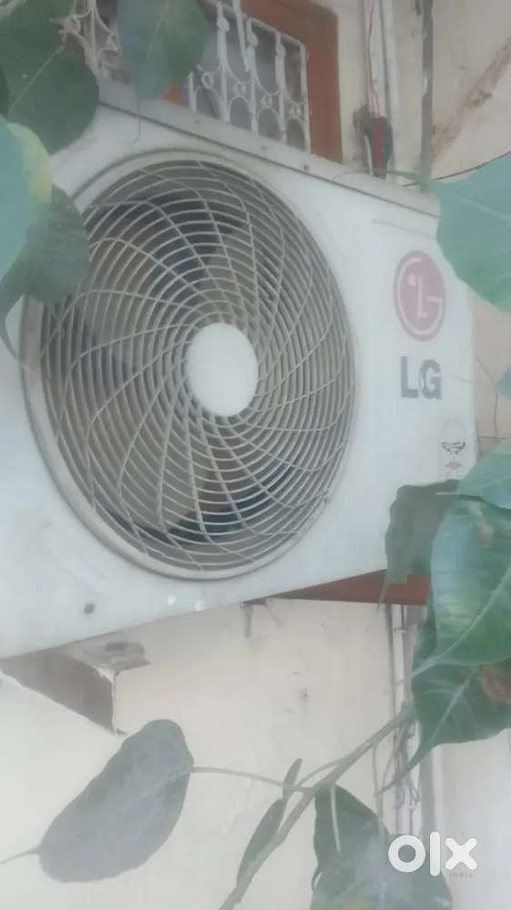 LG ac split AC good condition