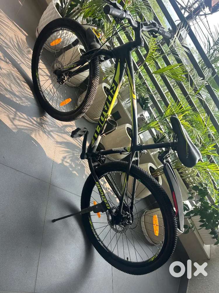 ROADED CYCLE WITH GEAR