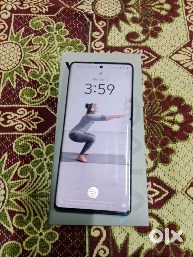 Vivo v27 5g gb8+8 gb128