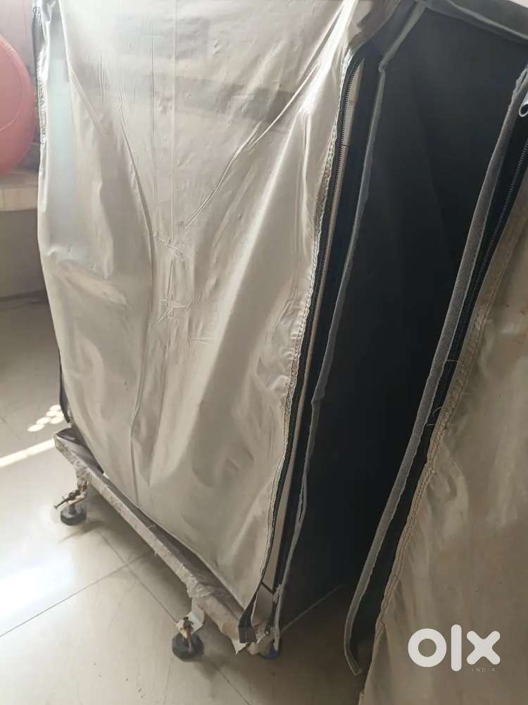 Dish washer