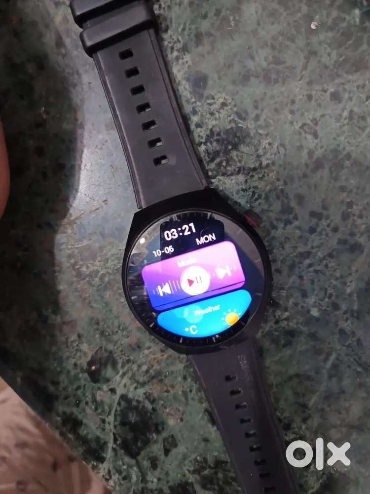 Smartwatch 2500 price ...6 month old in warrenty actual price 5200