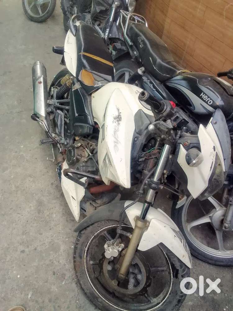 Gadi injan se ek number h bas uper se thodi low 30003500 thik ho jaygi