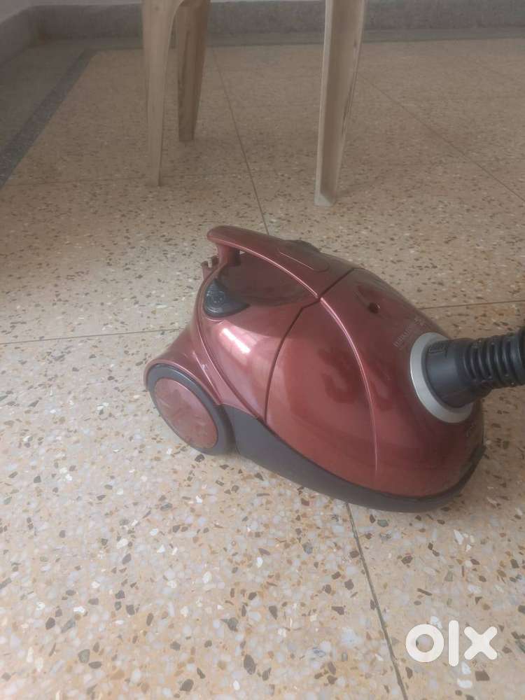 Eureka Forbes Vacuum Cleaner with all accessories and user manual