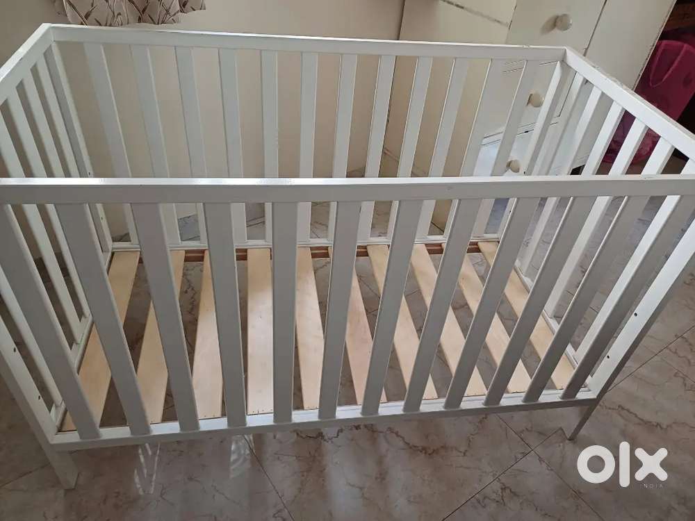 Mothercare Ayr Cot white (age 0-3 years)