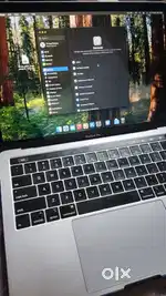 MacBook Pro 2018 Touchbar 13 inch 256 GB SSD 8 GB Ram