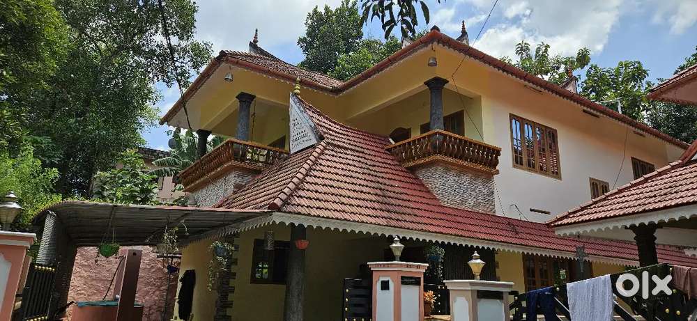 7 cent 2400sqft 4bhk house near Ettumanoor  Parolickal Athirampuzha