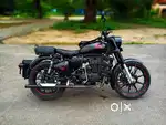 Royal Enfield Classic 350 Stealth Black