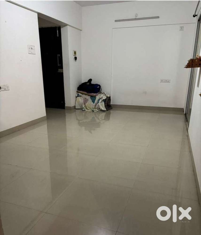 Need female roommate