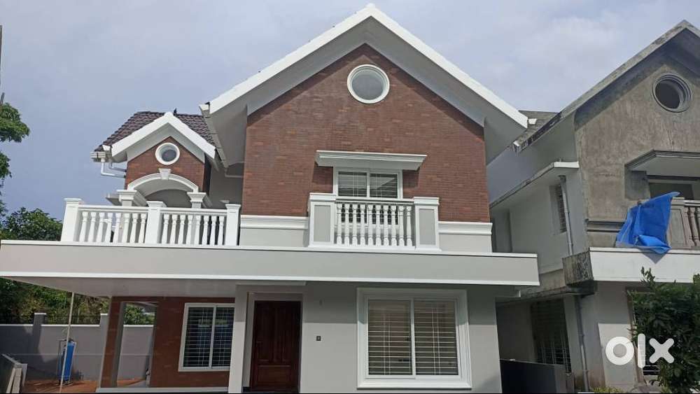 6.5 cent plot with 2600sqfeet 4 bhk house for sale at Wonderla