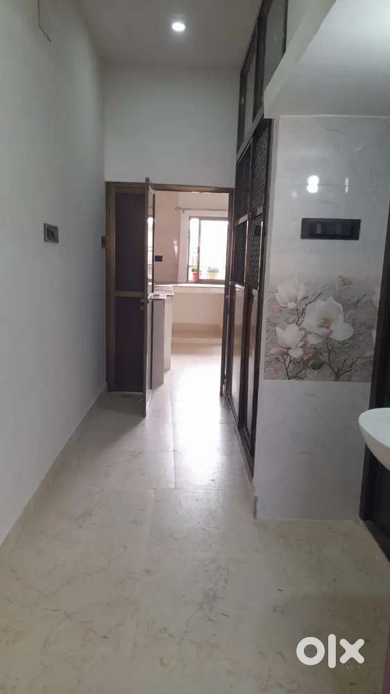 3rd floor independent portion available for rent.