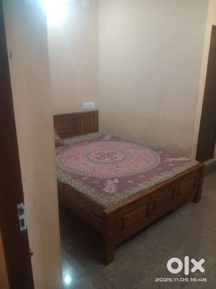 Single bedroom  suitable for bachelors medical college students