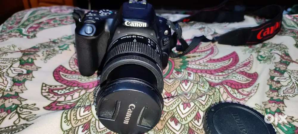 Canon 200D DSLR