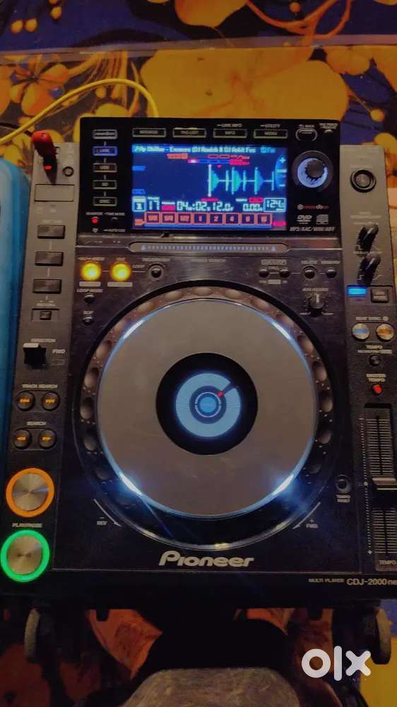 PIONEER CDJ 2000 NEXUS AND DJM 900NEXUS