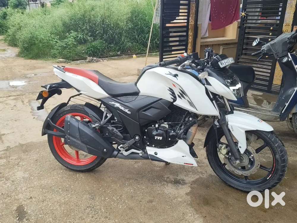 Apache rtr 160 4v