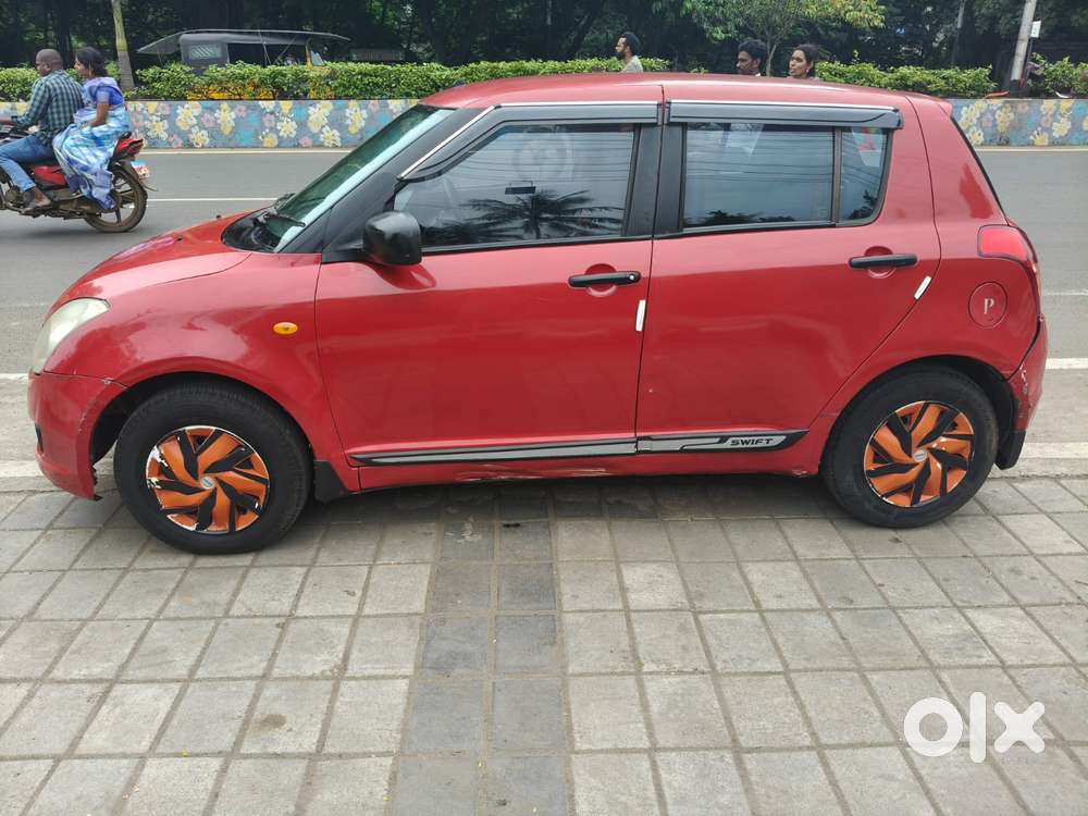 Maruti Suzuki Swift VVT VXI, 2010, Petrol