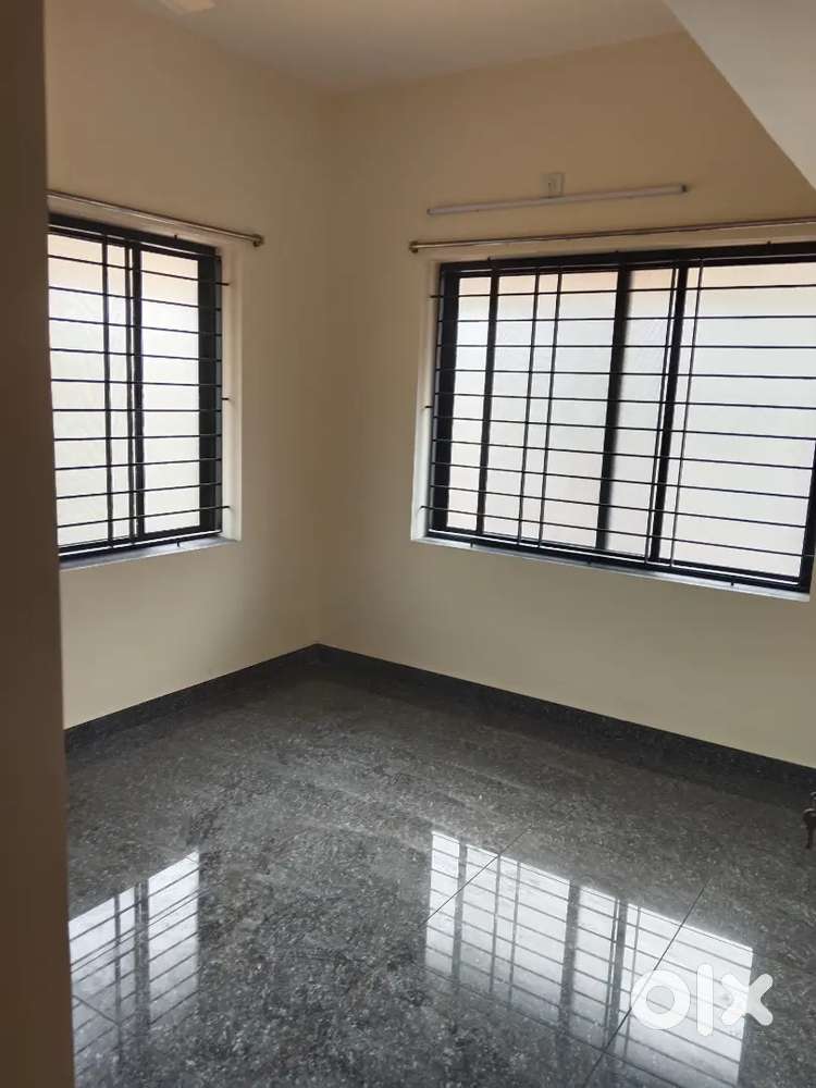 2 bhk independent house at kadri rent 20000