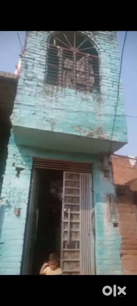 Bareilly hajiya pur saklain Nagar me ek Ghar bukau h 30 gaj ka h