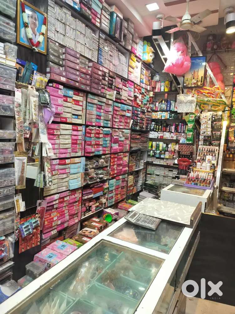Bangels and cosmetics shop