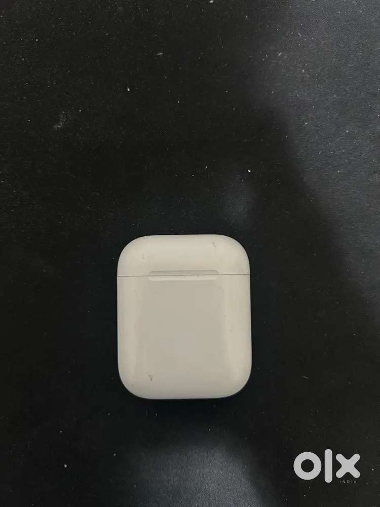 Apple Airpods charging case