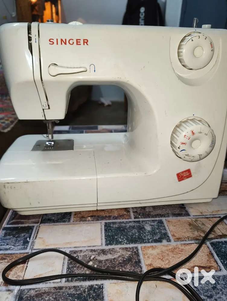 Singer fashion maker 8280 sewing machine