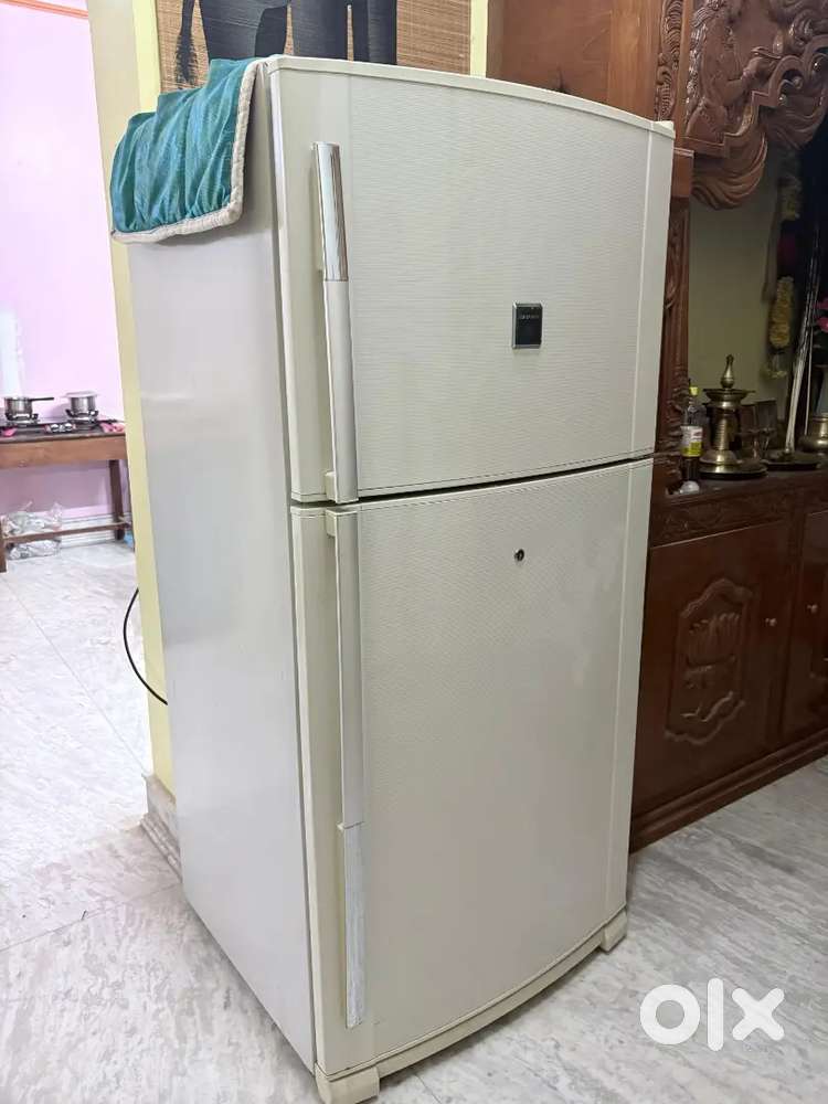 526 Litres SHARP refrigerator (Double door)