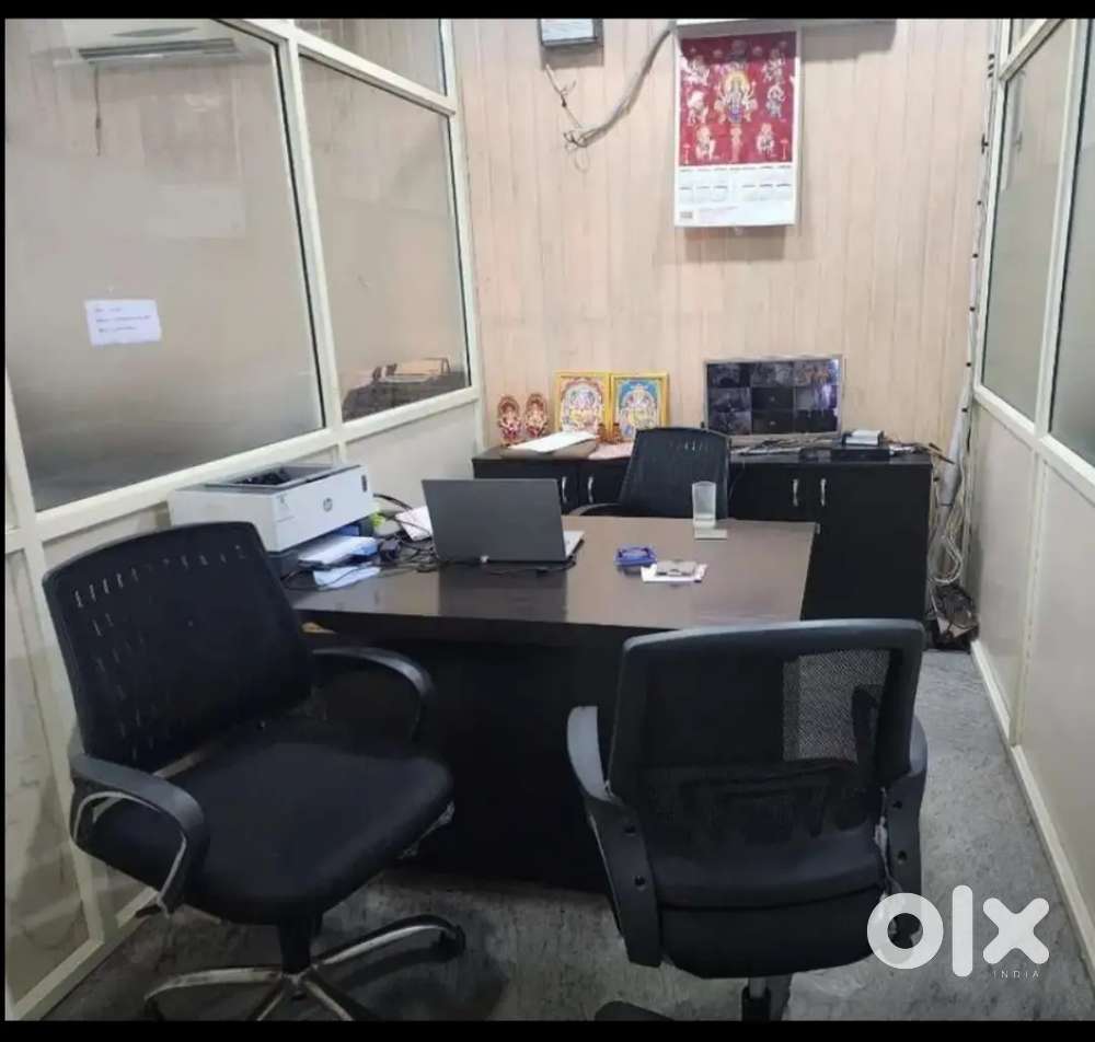 Office furniture 6 months old