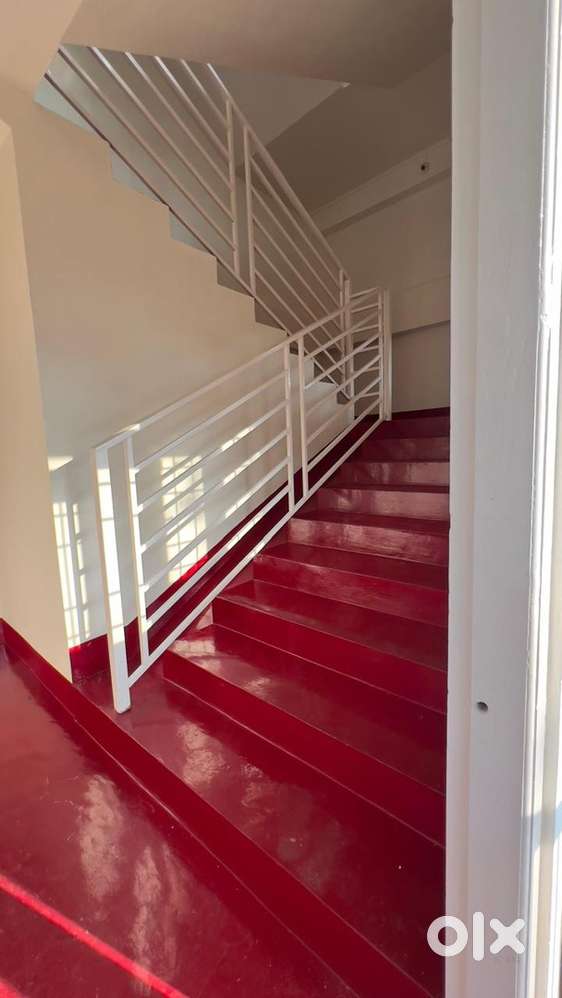 Spacious rooms and ample parking with a scenic view