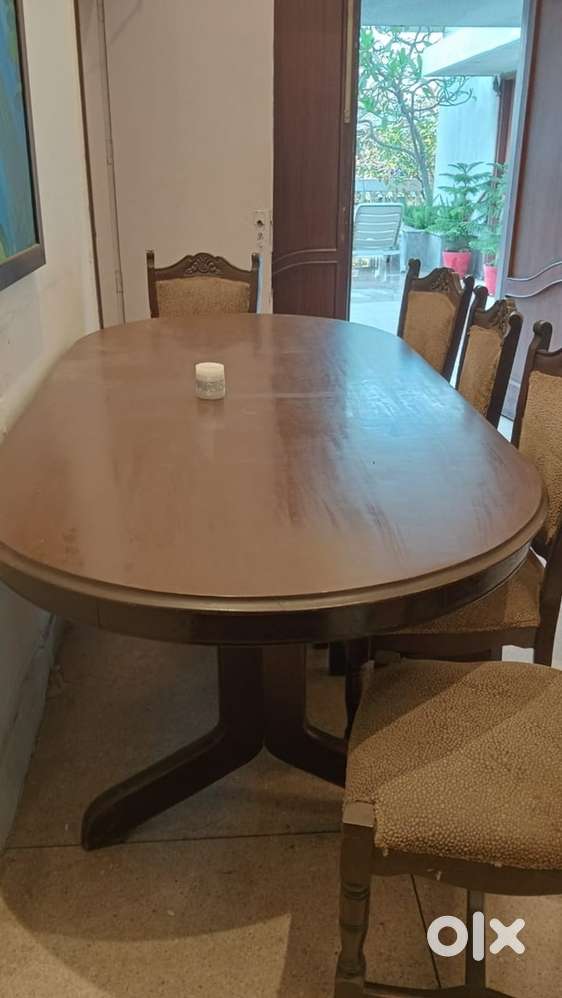 8 sester dinning with chairs