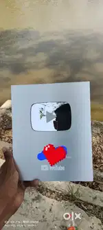 SILVER PLAYBUTTON + Channel