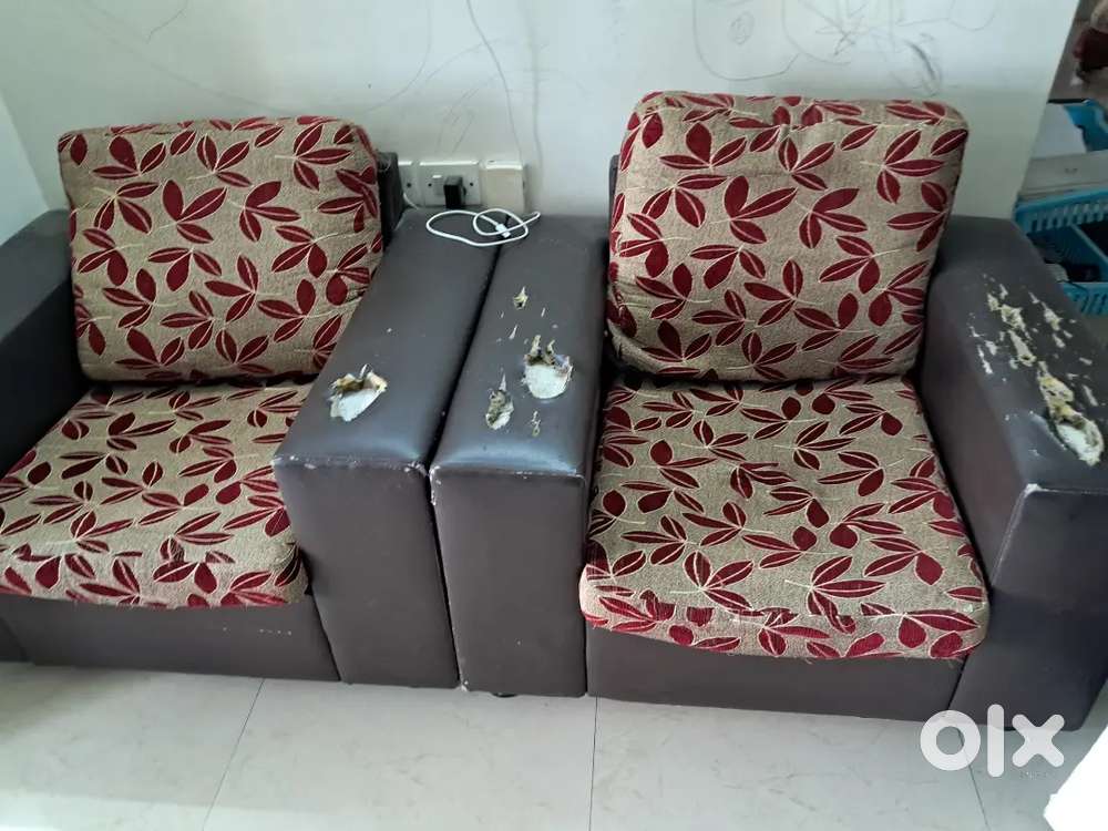 Single seater sofa 2 and tea table