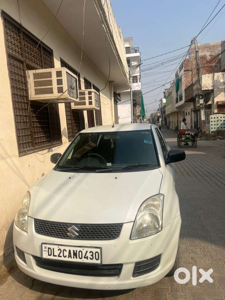 Maruti Suzuki Swift 2010 last month december 30400 Km Driven