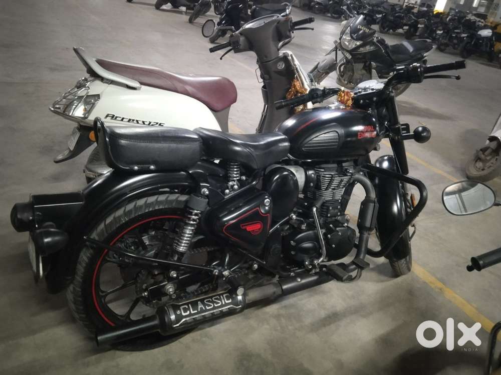 Royal Enfield stealth black top model 2021