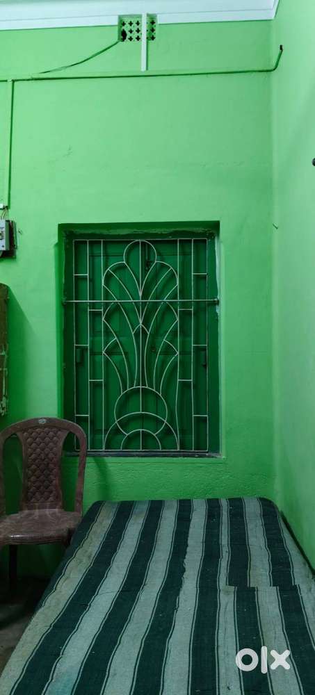 Single Room male pg 4500 in Baghajatin semi furnished