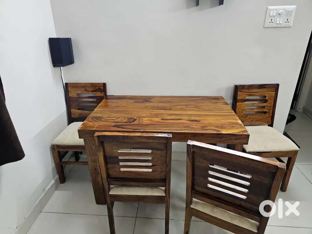 Good quality L shaped Sofa set and Dining table set for sale
