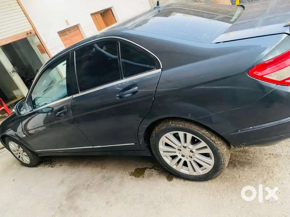 Mercedes-Benz C-Class 2009 Petrol Well Maintained