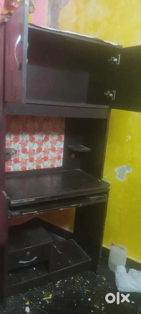 Good condition Computer Table