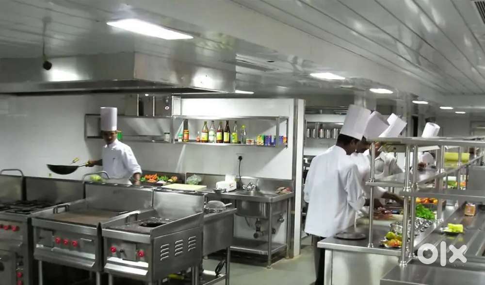 Cloud kichan indian chef or helper bhi chahiye
