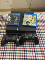 Ps4 500gb with 2 console and 2 games