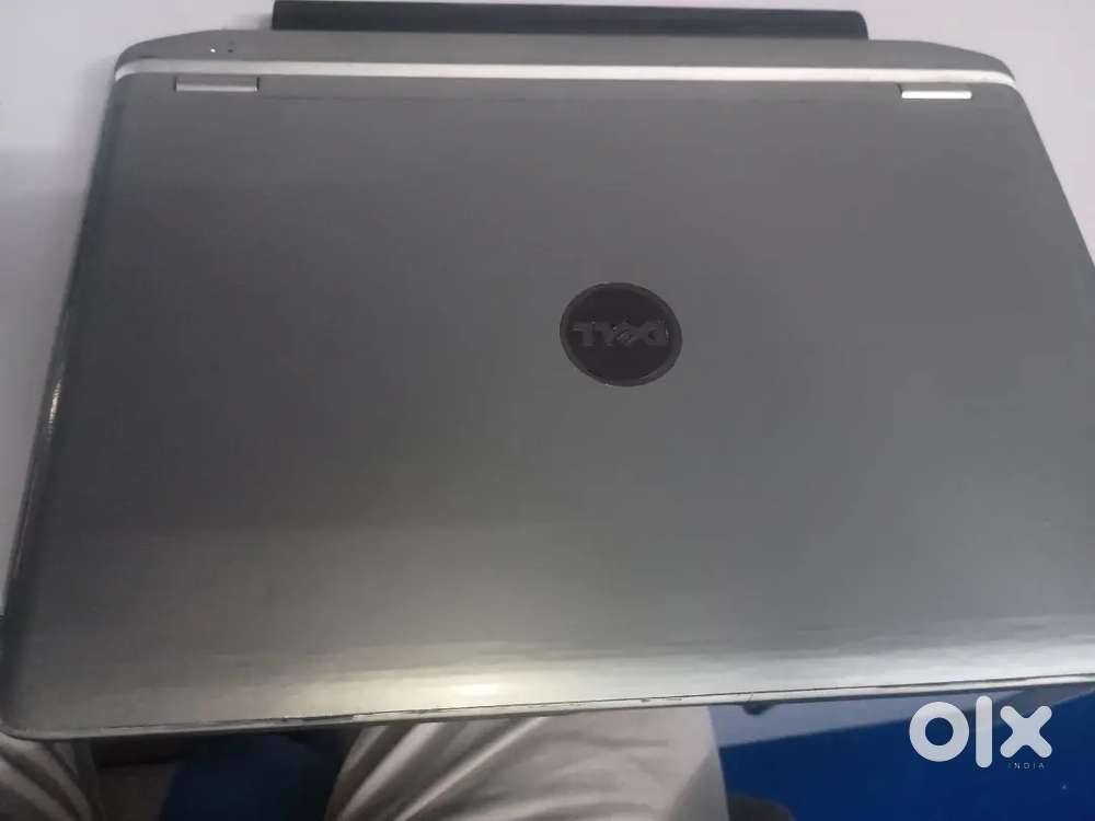 Dell lattitude E 6220 LAPTOP