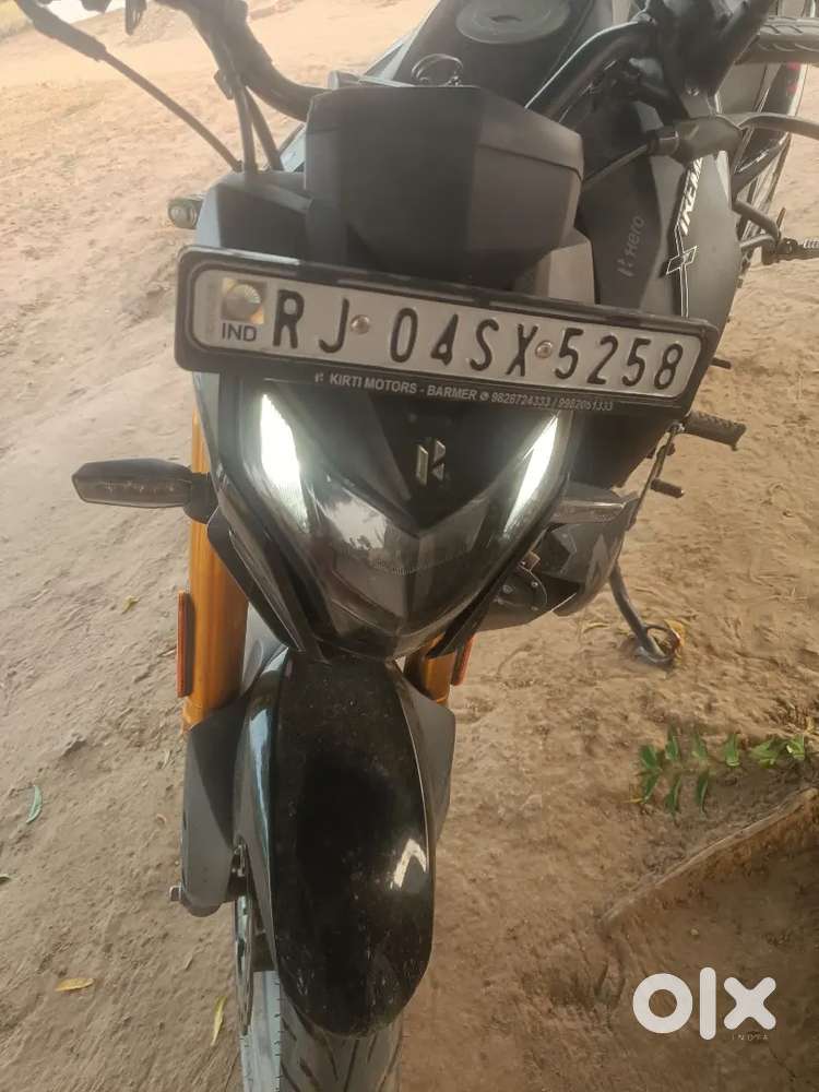 Hero extreme 4v 160cc bike for sell almost new only 5600km