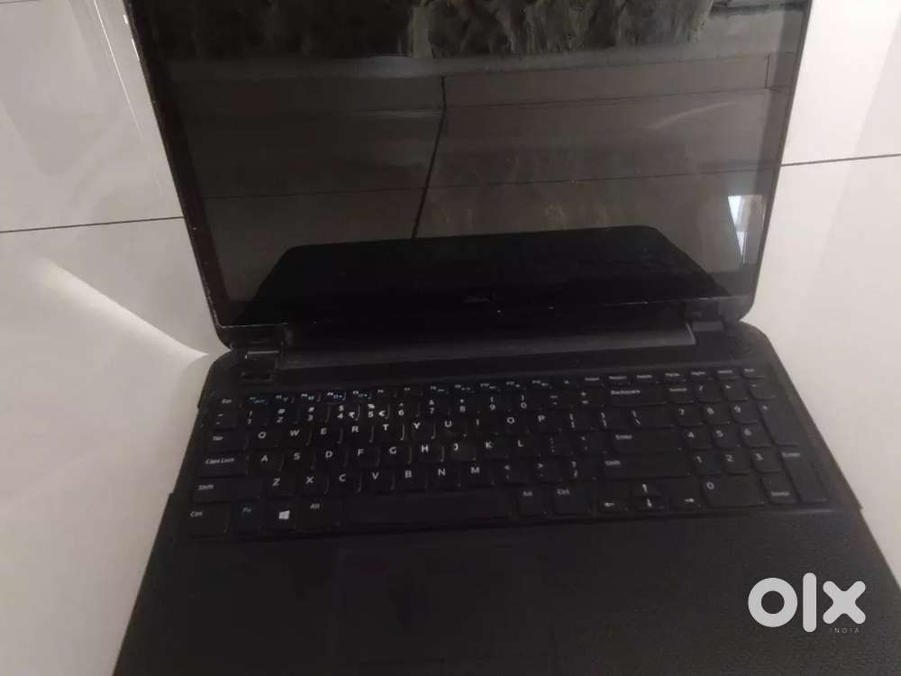 Dell Pentium Dual-Core  4GB  476GB  Touchscreen  Plug Only