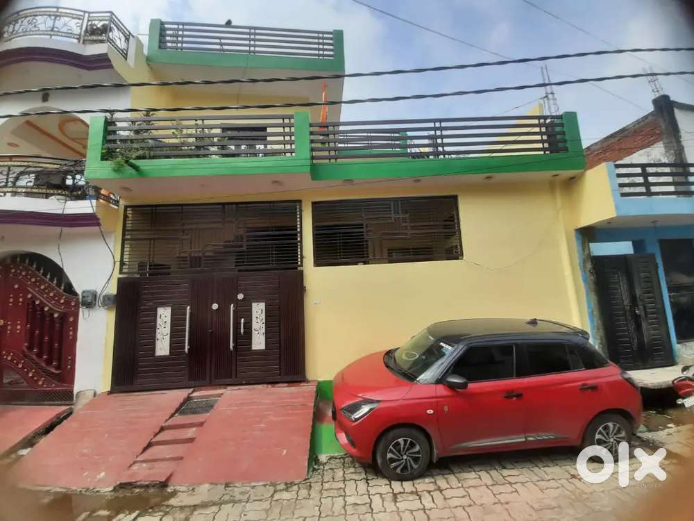 Spacious house with beautiful look on prime location