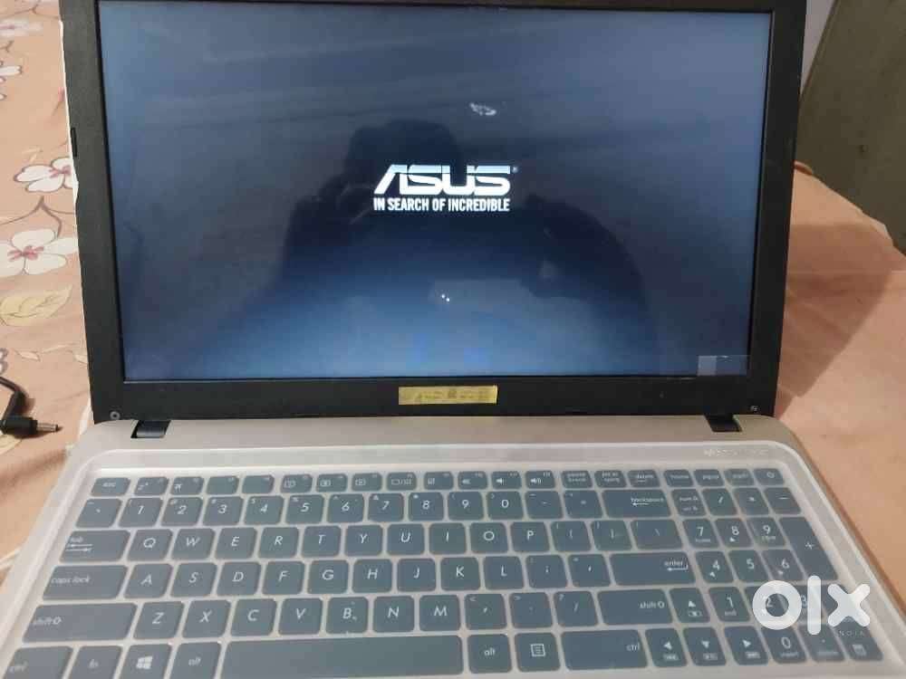 ASUS 15.6 HD Laptop with the Original ‘Windows 10'