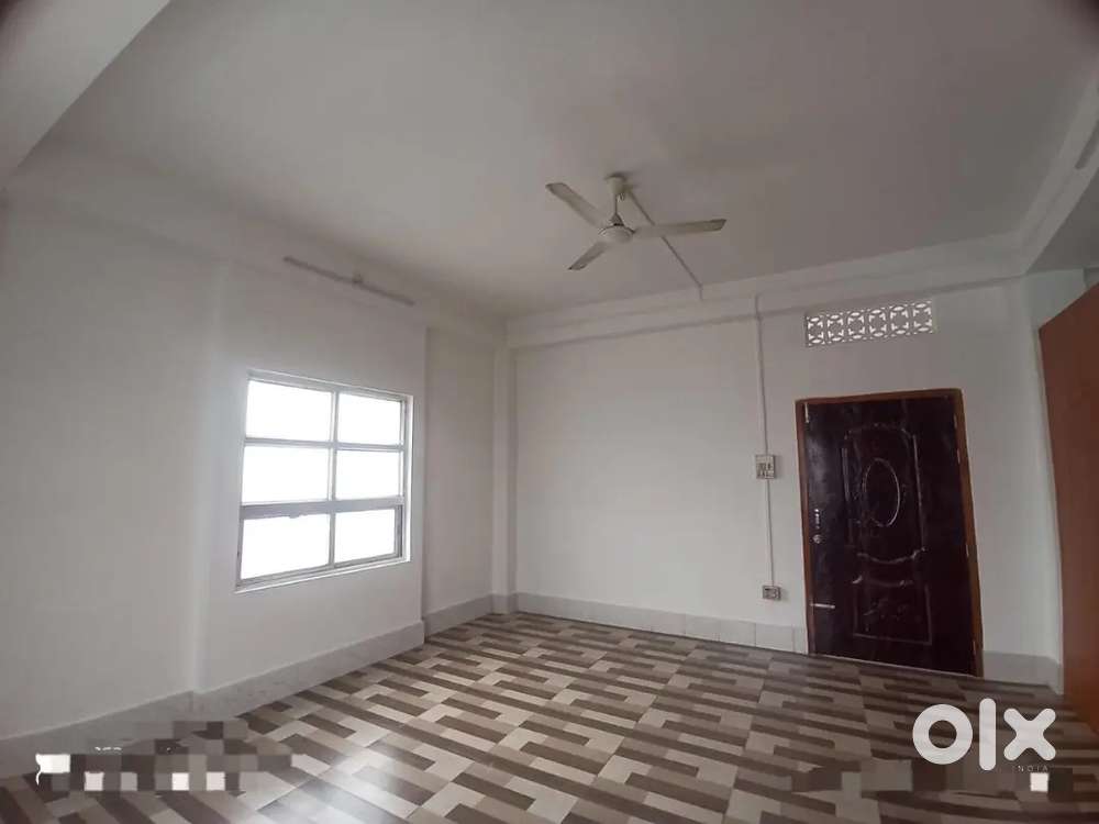 Flat rent at 15000 at sagolband mantri leirak just1 km from Ima market