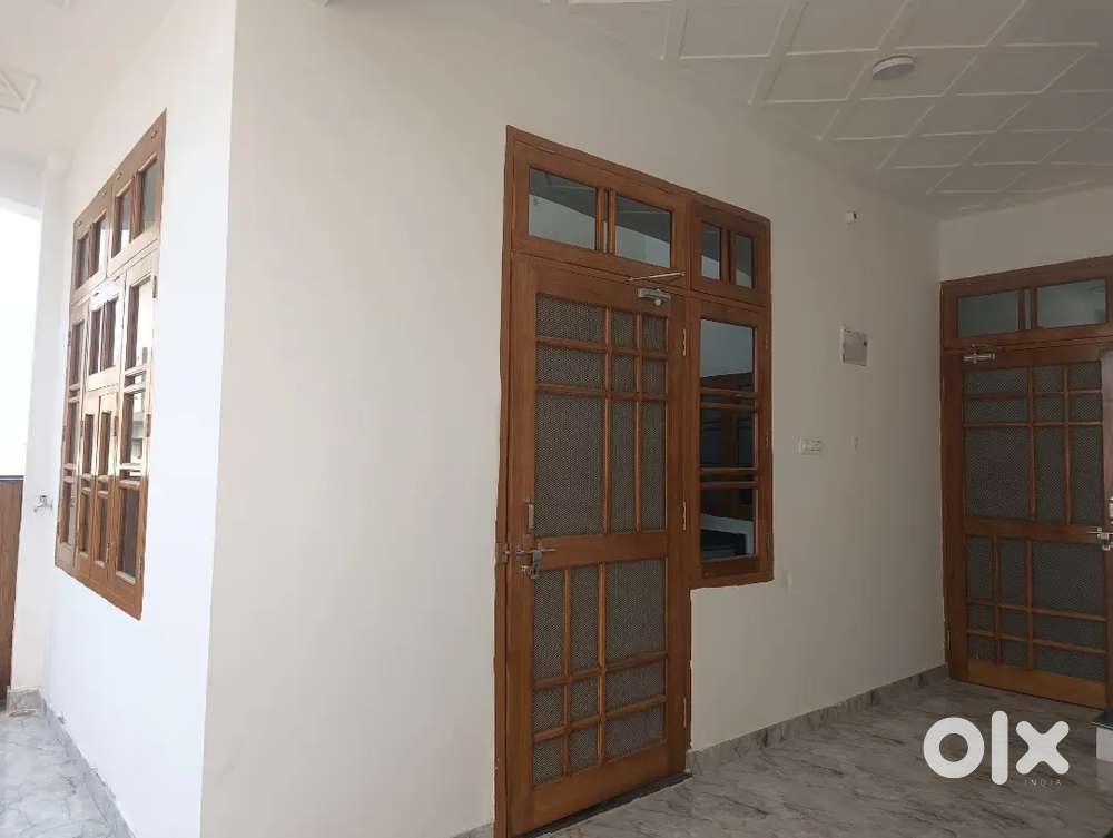 2 spacious rooms with separate bathroom & kitchen on 2nd floor