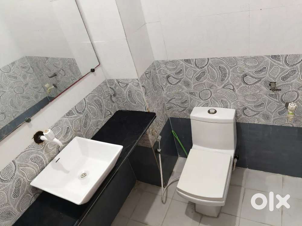 New construction 24, घंटे पानी और गैल गैस कि सुविधा 3BHK जितना स्पेस