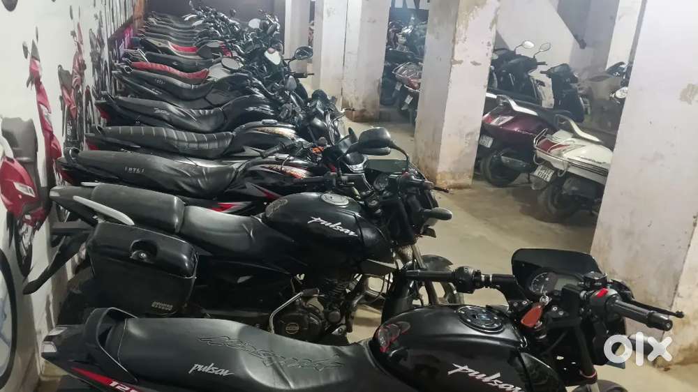 गाड़ियों का सबसे अच्छा सबसे सस्ता स्टॉक आ गया है और फाइनेंस सुविधा हैं