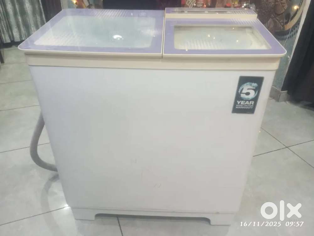 Godrej 8 kg Semi Automatic Washing Machine 7 years old